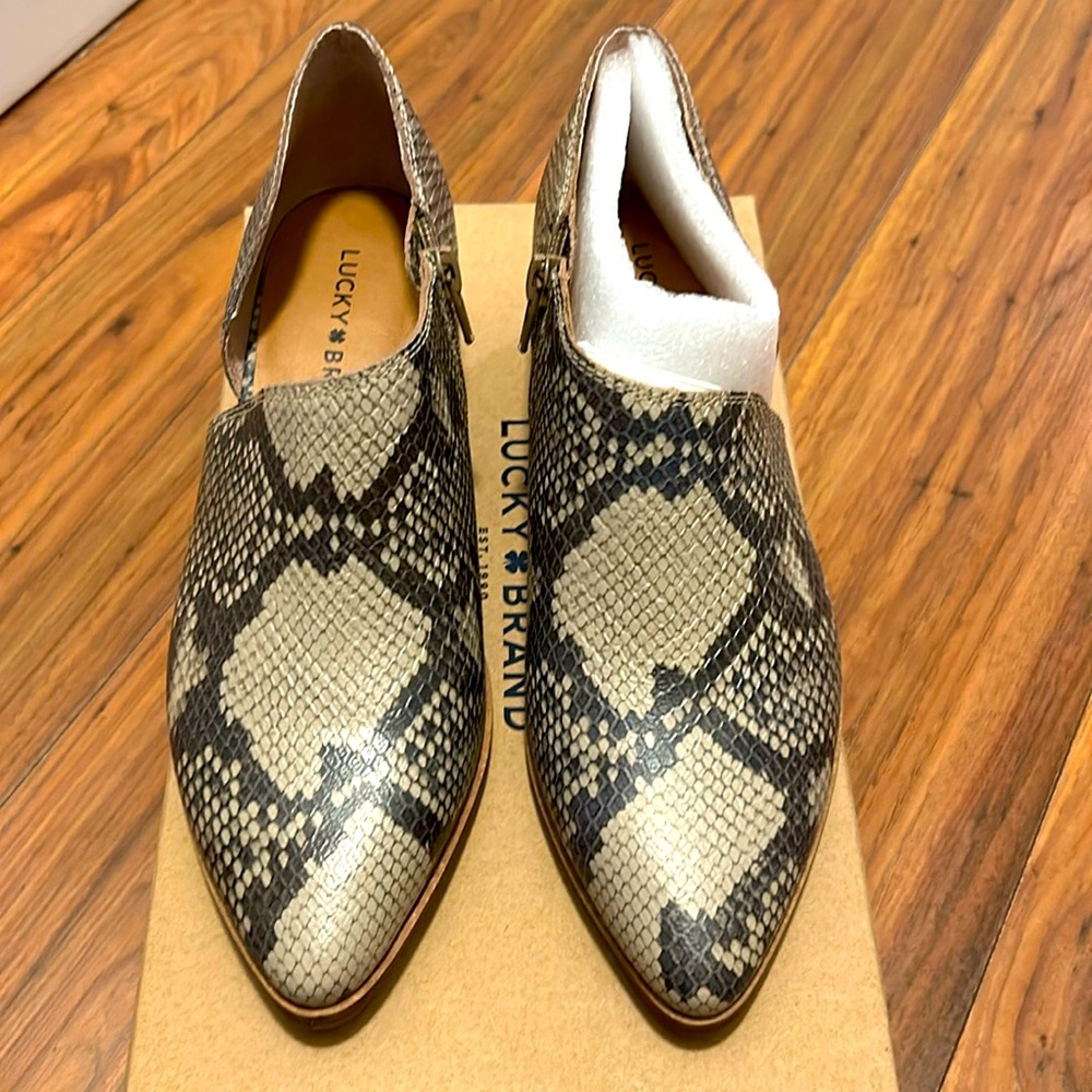 Lucky Brand Kenri bootie. Size 7. Chinchilla Slither print.